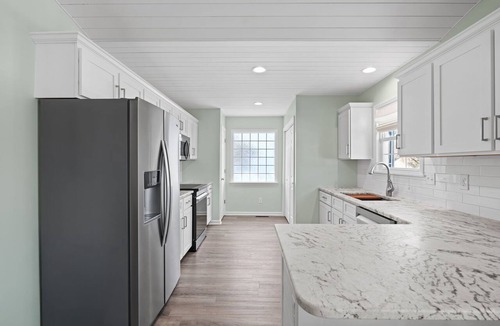 Tranquil Harbour House | Saltwater Social- Golf Cart. Easy walk to the beach. Family friendly oasis