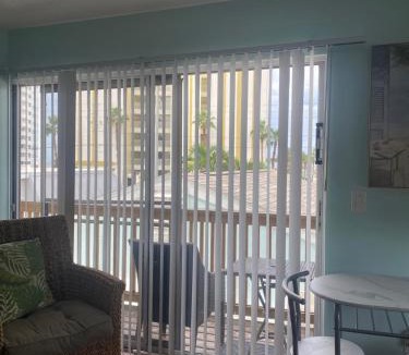 Redington Shores Hotel | Sand Vista Vacation Hotel
