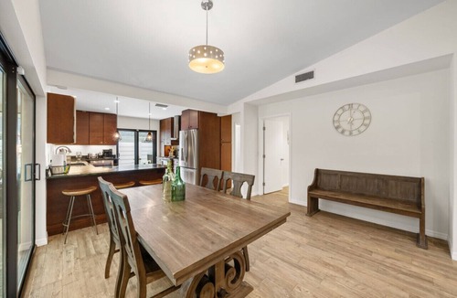 Indian Beach Sapphire Shores House | Sarasota Retreat near Sarasota Downtown