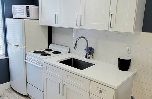 Treasure Island Hotel | Satellite Motel - Sea & Bay View Bungalow 127