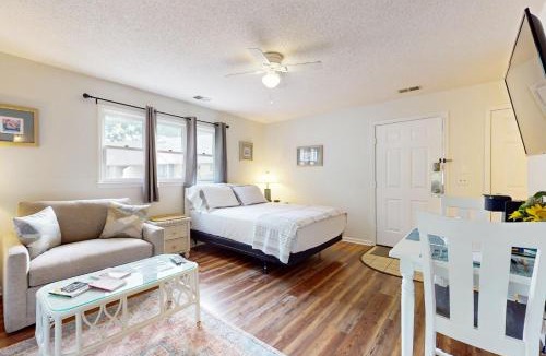 Sea Trail House | SB25B Clubhouse Villa Mini-Suite