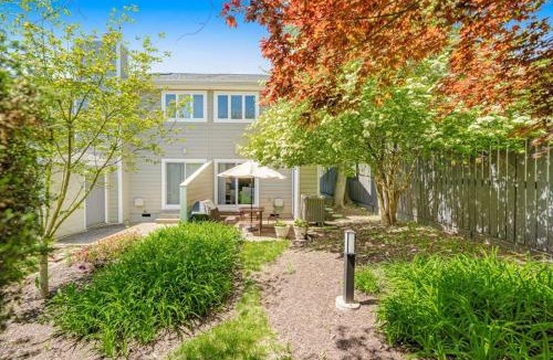 Country Club Estates House | Scarborough Village - 245 Country Club Dr, Unit #608