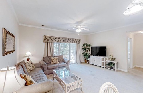 Little River Apartment | Scotch Broom I-102