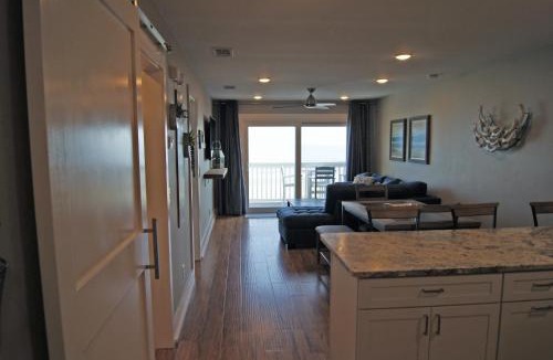 Ocean Drive Apartment | Sea Cloisters 304A Condo