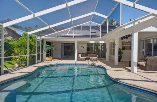 South Gate Ridge Villa | Seabreeze Pool Retreat