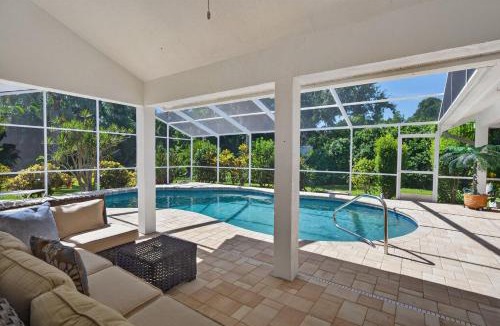 South Gate Ridge Villa | Seabreeze Pool Retreat