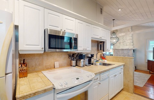 Treasure Island Cottage | Seaside Bliss: Charming 2-Bedroom Cottage in the Heart of the Historic Coney Island Neighborhood!