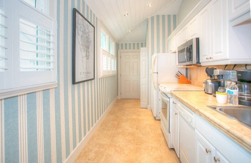 Treasure Island Cottage | Seaside Bliss: Charming 2-Bedroom Cottage in the Heart of the Historic Coney Island Neighborhood!
