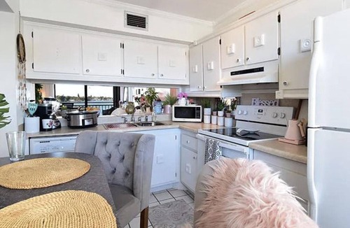 Casa del Mar Condo | Seaside Rose ~ Bright Waterfront 2BR Condo with Bay Views @ Isla Del Sol