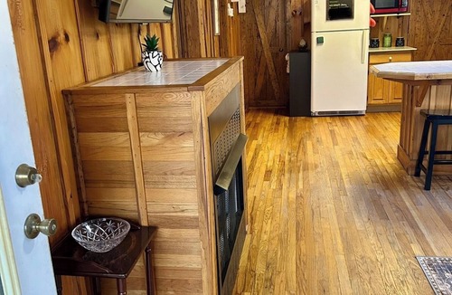 Cleveland Cabin | Serene 2-bedroom cabin with AC in charming Brevard