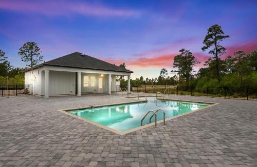 Longs House | Serene waterfron retreat-Near golf Beach Barefoot