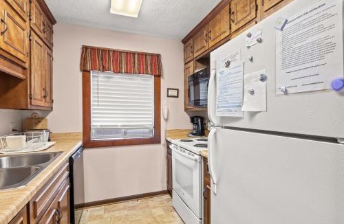 Myrtle Beach Apartment | Shipwatch I 108E