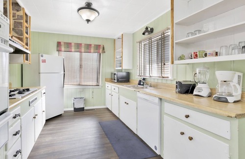 Big Bear Lake Cabin | Shore Acres Lakefront Lodge by Big Bear Vacations