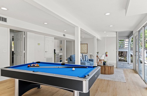 Bay Isle House | Shore Thing | Luxe Pool Oasis, Hot Tub, Siesta Key Beach
