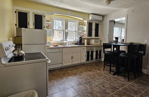 Confluence House | Shoreline Estates - Bungalow Riverview Room