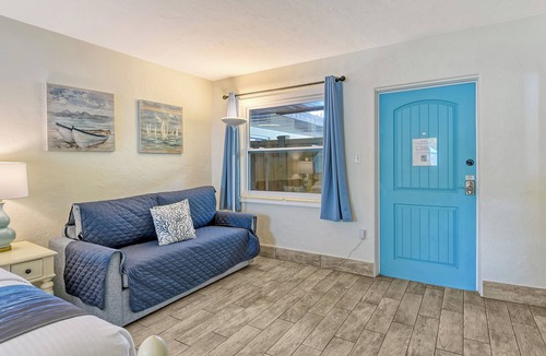 Sarasota Hotel | Siesta Key Palms Hotel - Courtyard Suite
