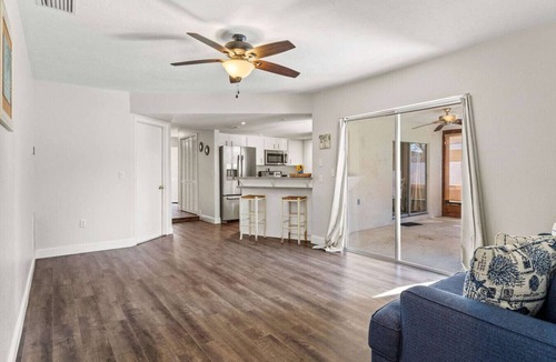 Palmetto House | Siesta Key Pool BBQ Mini Putt 3BR 2BA Sleep 12