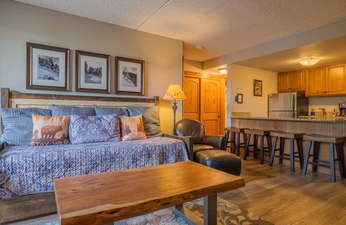 Peak 9 Apartment | Ski In/Ski Out, Amazing Location in Town!