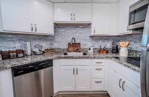 Fort Myers River District Apartment | Skyline Serenity Downtown Fort Myers 1BR Pool Gym & City Views