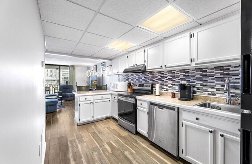 Little Salisbury Condo | Sofa to Surf in a minute. Midtown Gem, completely remodeled