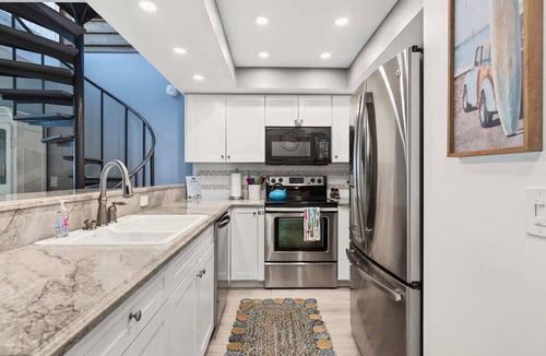 Belleair Beach Condo | Sonrisa 10 - Beachfront Townhome in Belleair Beach