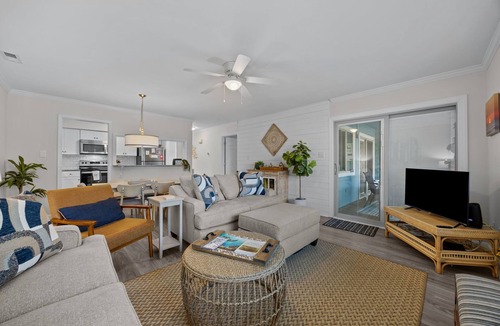 Caswell Beach Condo | 'Sound of the Sea' Caswell Beach Condo w/Pools!