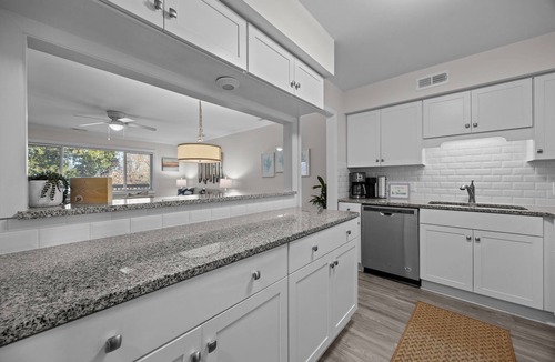 Caswell Beach Condo | 'Sound of the Sea' Caswell Beach Condo w/Pools!