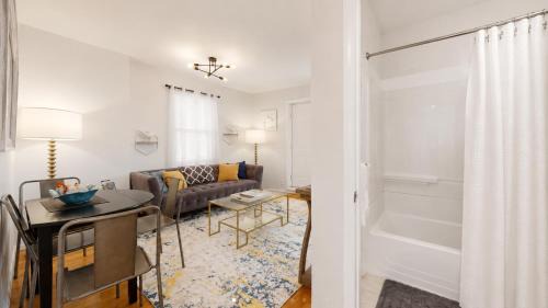 Harrison Lenox Apartment | South End,2 bed, in unit lau,cen air, Northeastern