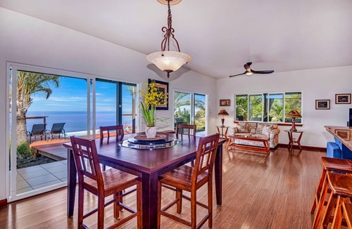 Captain Cook House | South Kona Ocean View Luxury 4+ Br Pool, Sleeps 10