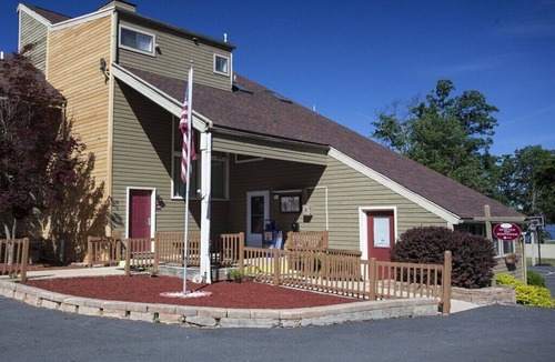 Tafton Apartment | Spacious 1 BR | Tanglwood Resort