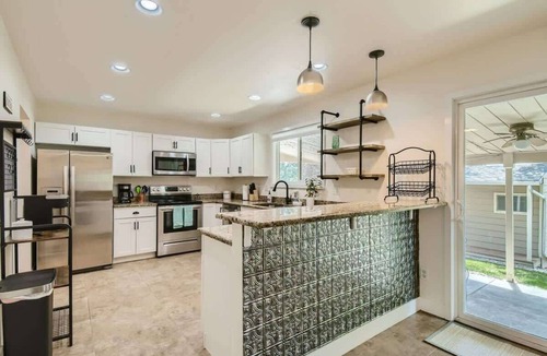 Thornton House | Spacious 3 Bedroom w/Dedicated Office