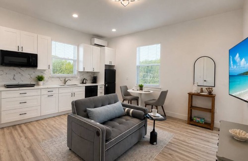 Warm Mineral Springs House | Spacious 4-bedroom house in charming North Port with AC