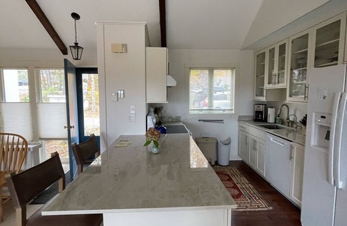 Bromley Mountain Condo | Spacious 4-bedroom on Bromley Mtn, Heated Pool, Gym, incredible view of Stratton