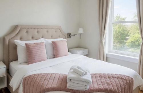 Hyde Square Apartment | Spacious 4BR Near Subway, Sleeps 8per Easy Access to Downtown Boston
