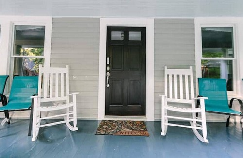 Chapel Hill House | Spacious downtown apt A next to Franklin st.