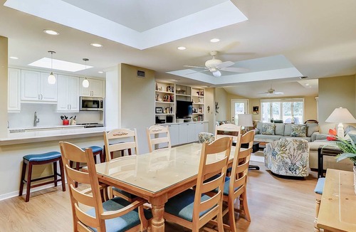 Beach Lagoon Condo | Spacious Getaway, Steps Away From The Ocean