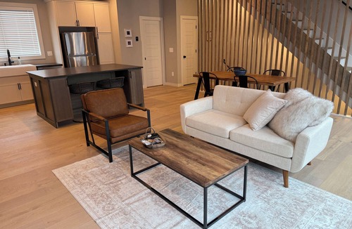 Easley House | Spacious Modern Loft 2BR 2.5 BA 13 mi to Greenville & 18 mi to Clemson