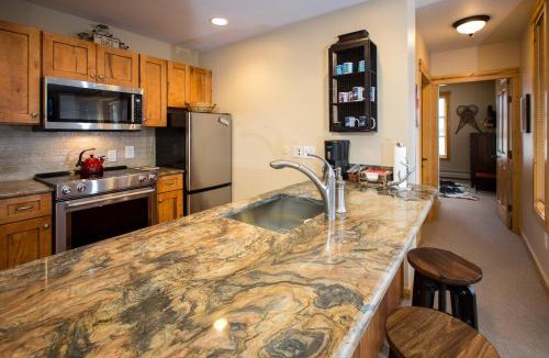 Copper Mountain Village Apartment | Spacious, Mountain Chic, Close to Ski Lift 1 bedroom - TM316