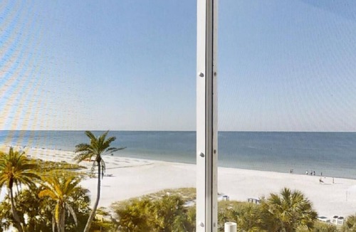 Siesta Key Condo | Spectacular Beach View! Right on Beach! Amazing views from all rooms! Sleeps 6