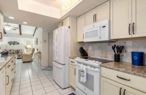 Port Charlotte House | Spend your season in paradise