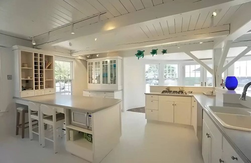Nantucket House | Sprawling Estate with Infinity Pool