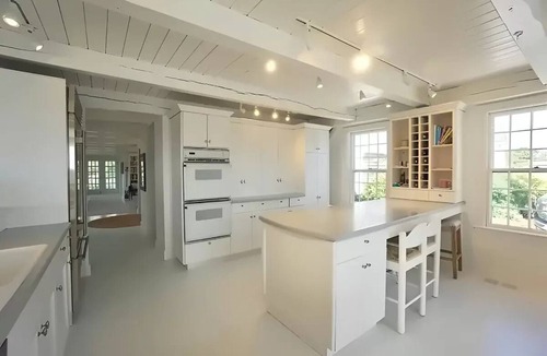 Nantucket House | Sprawling Estate with Infinity Pool
