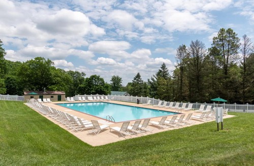 New Holland Resort | Spring Gulch Cottage 3