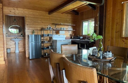 Hana Apartment | Stay in Hana Upstairs