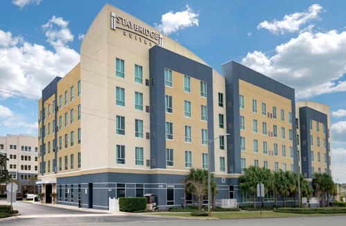 St. Petersburg Hotel | Staybridge Suites St. Petersburg FL by IHG