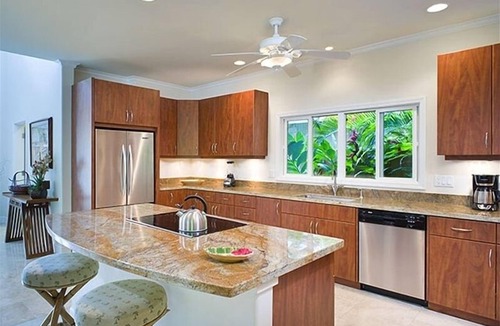Kailua House | Steps to Beach-Heated Pool-AC-Gated Community-Minimum Stay 7 Nights-CONTACT HOST