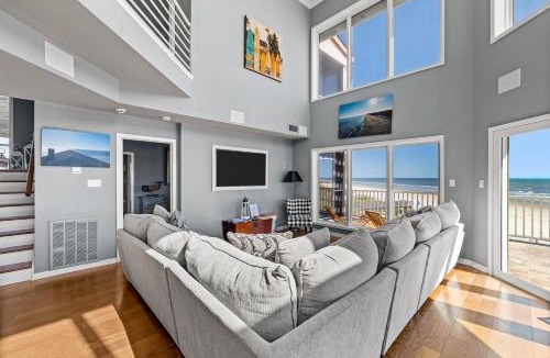 Spanish Grant House | Steps to Sand! Group-Friendly Galveston Beach Home