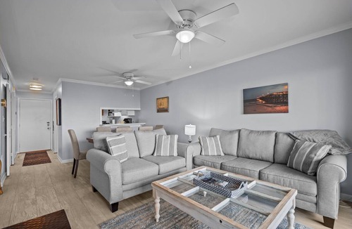 Caswell Beach Condo | Stingwray Cove: Cozy 2-Bedroom Oceanfront Condo w/Community Pool