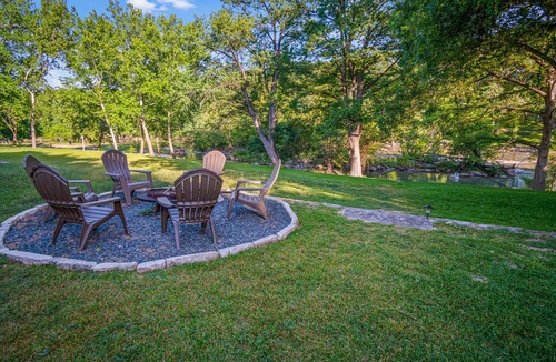 Canyon Lake Cabin | Stone River Cabin | 2/2 on the River near Whitewater!