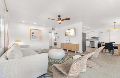 Bay Esplanade House | Stunning 2BR Suite, Just Steps to the Beach